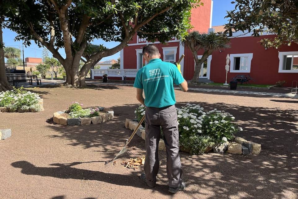 Mantenimiento de jardines en Las Palmas | SM Servicios