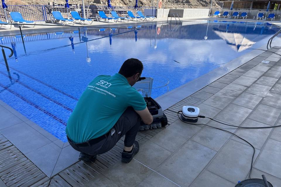 Mantenimiento de piscinas en Las Palmas | SM Servicios